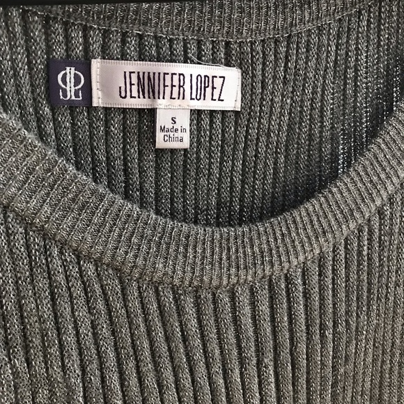 Gorgeous bat wing holiday sweater! ❄️ - Picture 3 of 4